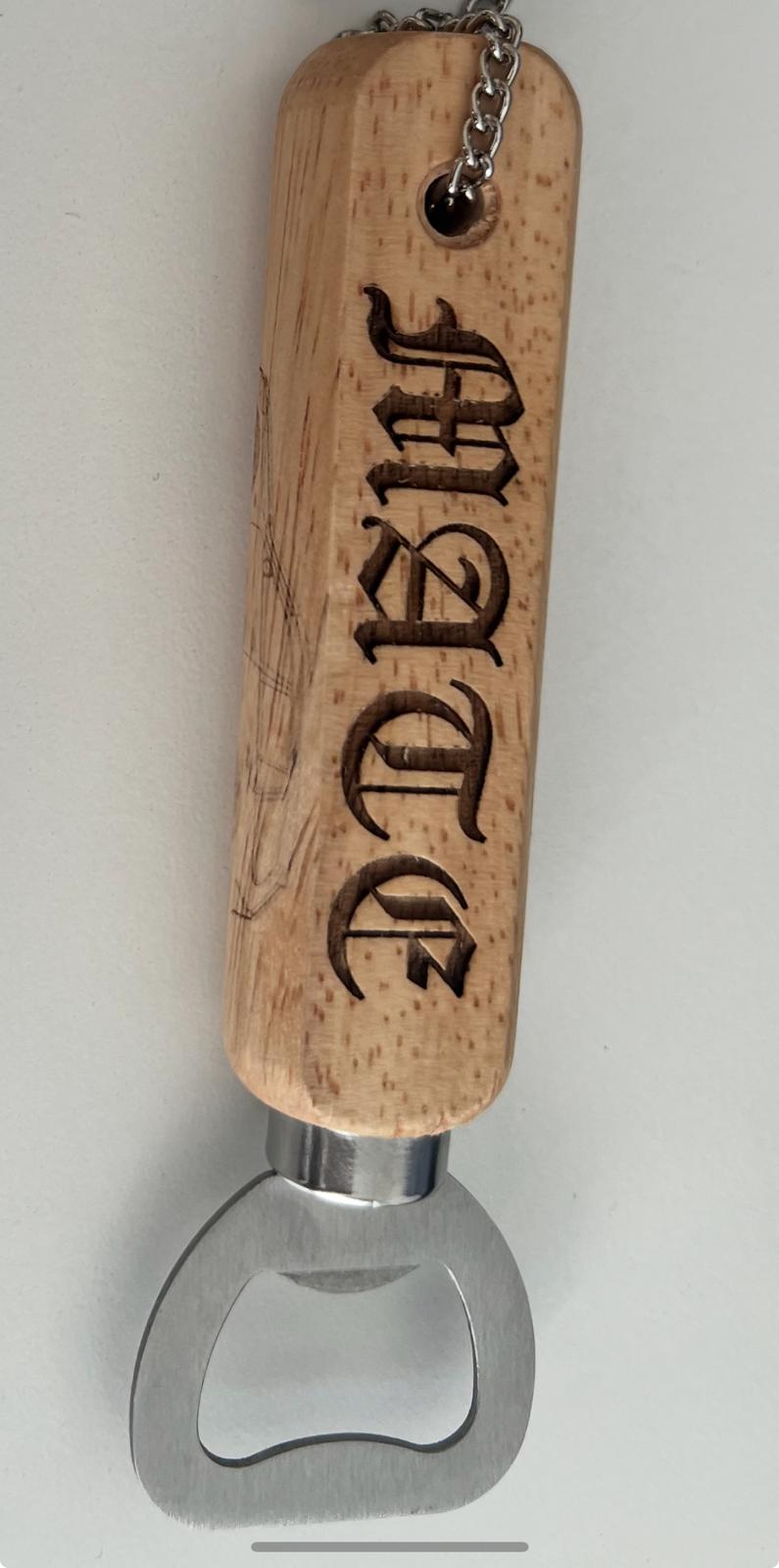 1x Flaschenöffner mit Holzgriff und Schlüsselanhängerloch